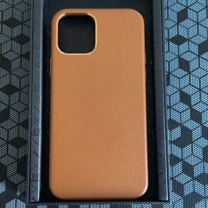 iPhone 12/12 Pro Case in Beige/Brown Leather